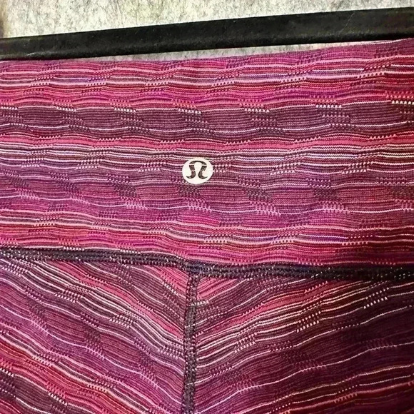 Lululemon Wunder Under Pant III - Size 4 - Picture 4 of 5